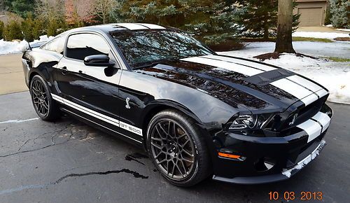 2013 shelby gt 500 mustang coupe   black on black w/ white stripes rare find!!