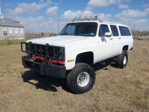 1987 chevy truck suburban 4 wheel drive with 10 inch lift