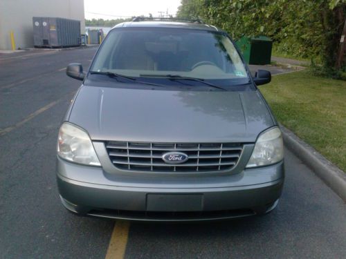 2004 ford freestar se--clean--very low reserve