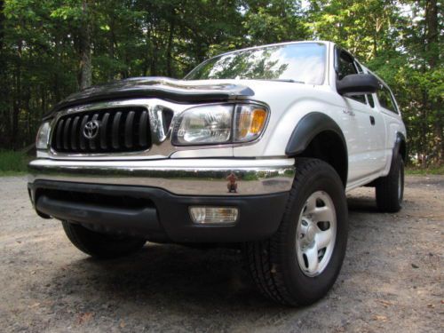 04 toyota tacoma sr5 4wd extracab 4cyl auto towhitch abs campershell carfax!