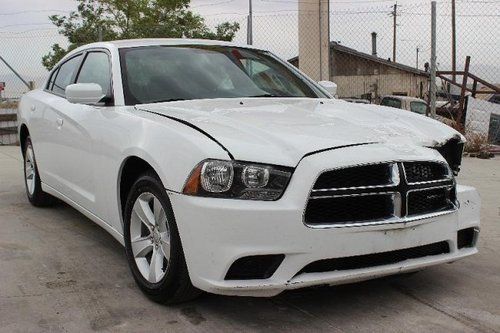 2011 dodge charger se damaged salvage runs! low miles nice unit export welcome!!