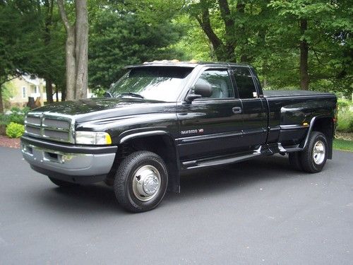 1999 dodge dually ram 3500 4 wheel drive truck "you won't find one nicer"