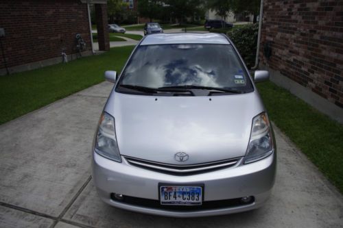2007 toyota prius touring hatchback 4-door 1.5l, leather seats and gps system