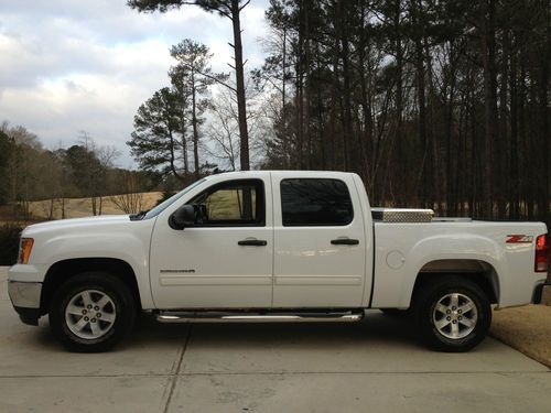 2011 gmc sierra 1500 crew cab 2wd leather 5.3 z71  low miles - immaculate