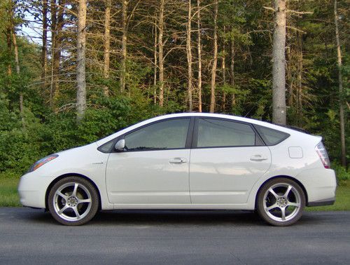 2007 toyota prius loaded hatchback 4-door, 97k miles, 1 owner, garaged, 50mpg
