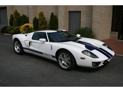 Ford gt - 1-owner - 550 miles from new!