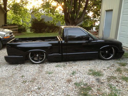 1998 chevy s10 bagged lays frame 20's 126000 miles stepside airride suspension