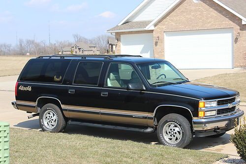 1999 chevy suburban suv 1500 v8 350 4x4 leather loaded great cond. hitch rack!