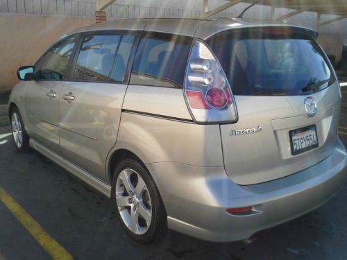 Mazda 5 --- 1 owner--extra clean