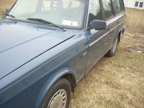 Volvo 240 wagon oldie but goodie!!! solid reliable  runner