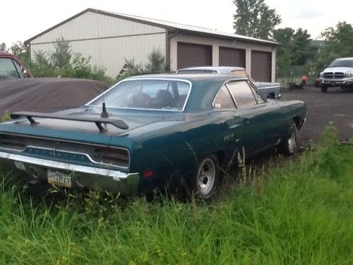 1970 plymouth w/440 auto 727 trans.roadrunner clone.