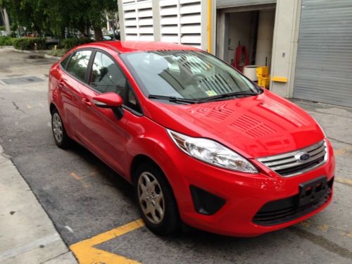 2013 ford fiesta se  low miles no reserve...!!!!!!!!