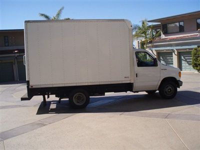 2007 ford e350 supreme 12 ft box truck only 6900 miles one owner like new