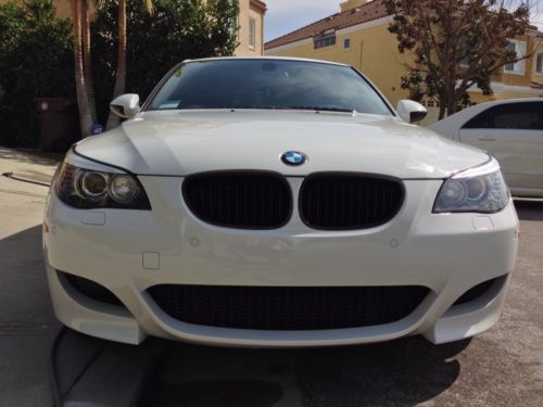 2009 bmw m5 alpine white only 26k miles, fully loaded, recently serviced