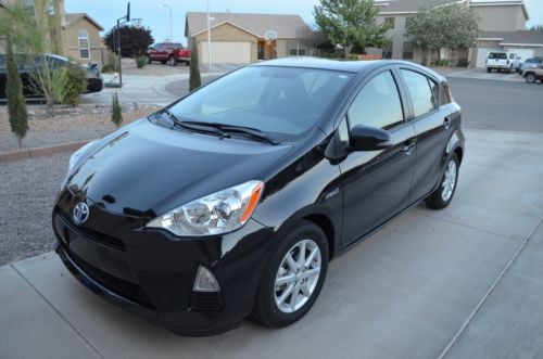2012 toyota prius c three - 47+ mpg with entune and navigation