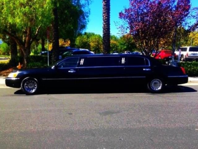 Lincoln town car automatic