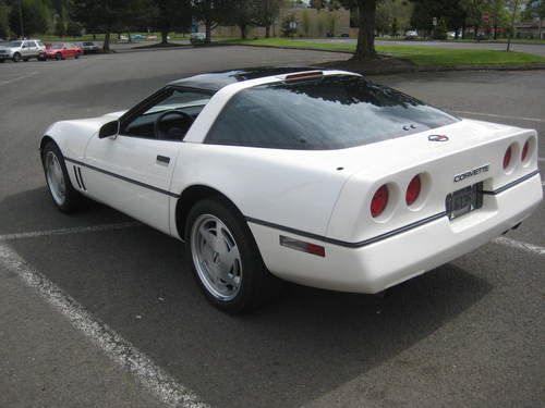 1988 chevrolet corvette coupe hatchback 2-door 5.7l