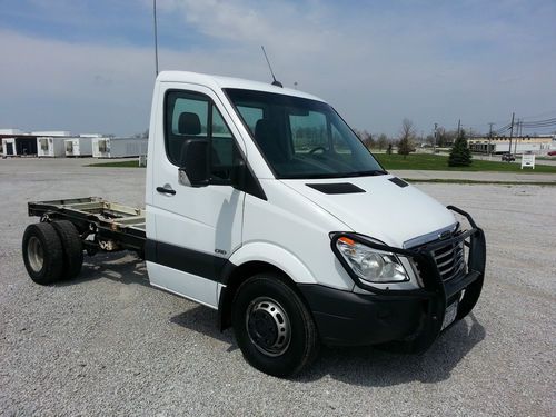 2007 sprinter 3500 freightliner cab and chassis box truck 134k low miles diesel