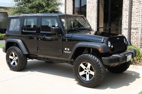 Black,3.8l v6,auto,infinity speakers w/subwoofer,easy-folding soft top,lift,nice