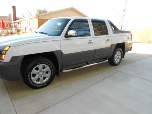2002 chevrolet avalanche 2wd leather beautiful clean 2 owner