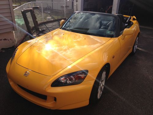 Honda s2000 2005 convertible - amazing condition, low miles, one owner, sporty