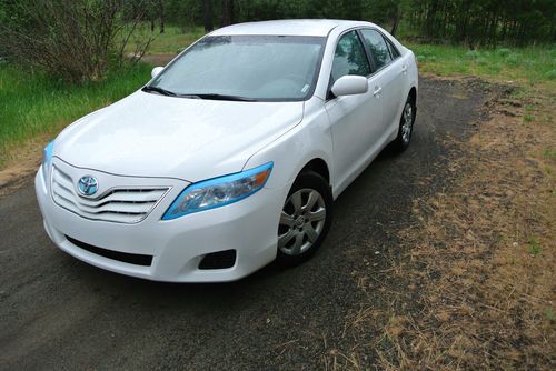 2011 toyota camry le no reserve only 28k.ml.