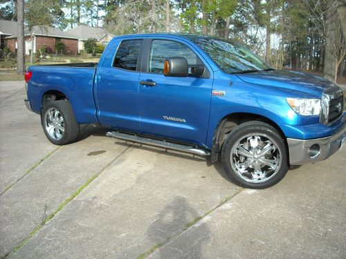 2008 toyota tundra sr5 5.7l double cab 4 door/by owner/44,600 miles