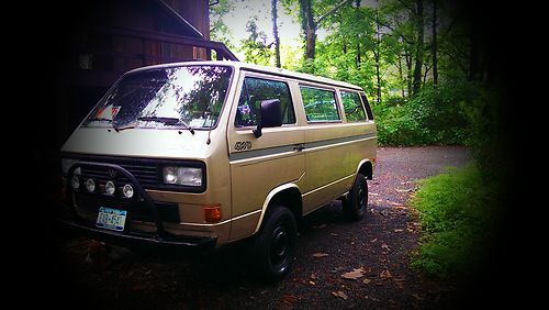 Rare and classic 4wd vw syncro 7 passenger van in great shape!!!!