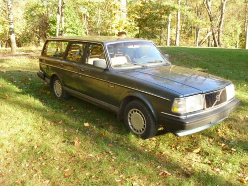 1989 volvo 240 dl wagon with 5 speed manual transmission and 163k miles