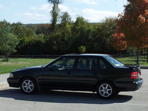 1999 volvo s70 glt sedan 4-door 2.4l turbo 190 hp, 199 ft-lbs