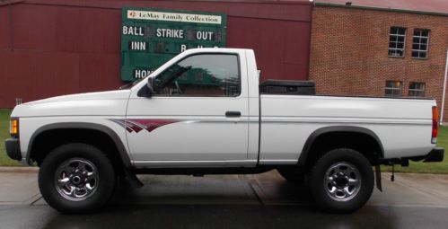 1993 nissan 4x4 4cl 5-speed no resereve sell world wide low miles rust free nice