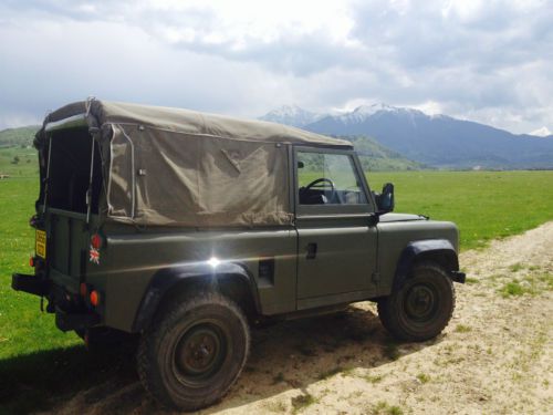 1986 land rover defender 90 tons of work, refurbished engine, tons of new parts.