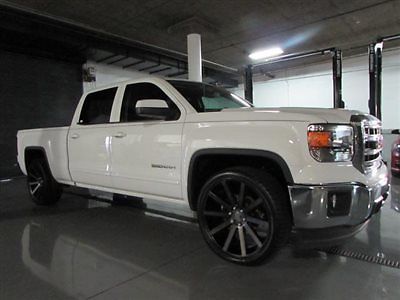14 gmc sierra 1500 crew cab white only 10k miles new rims and tires