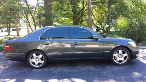 Low mileage lexus ls430 in very nice condition. no reserve.