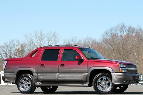 2005 chevy avalanche 4x4 souther comfort conversion leather navigation must see!
