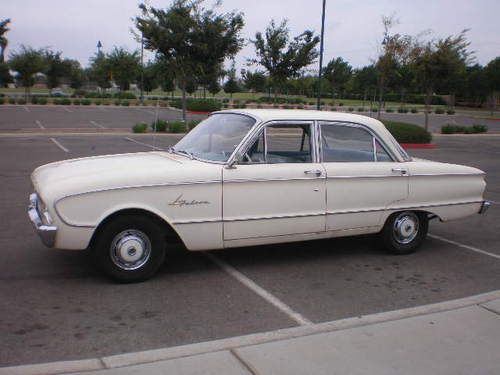 1961 ford falcon 4 door