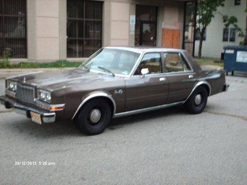 1986 plymouth gran fury(unmarked police detective clone)