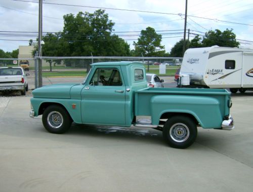 This colection 1964 chevy step a step side bed and has a 350 eng. 4