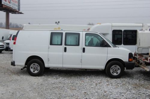 2011 work van used 4.8l v8  automatic doors on both sides cargo power pkg chevy
