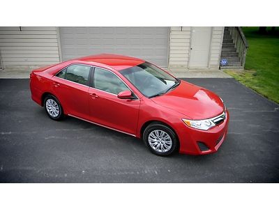 Toyota-camry-2012- 4 cylinder-abs-traction-red-touchscreen-gas saver-low mileage