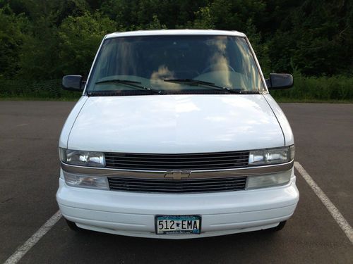 2003 chevrolet astro awd - great condition, must see!!