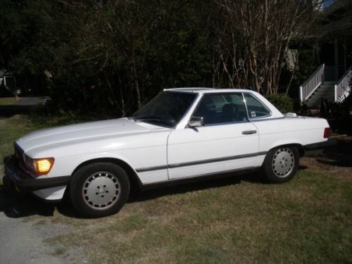 Mercedes 560 sl convertable--runs like new, great condition, same owner since 92