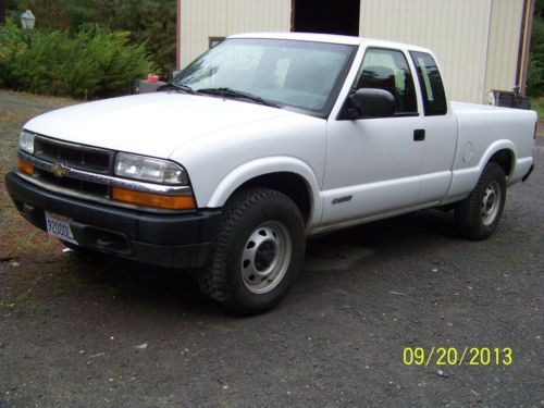 2002 chevrolet s-10 pickup extended cab 4wd, low mileage