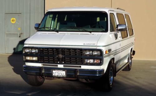 Gladiator conversion van, 1993 chevy g-20, 74k orig miles, one owner, gorgeous!