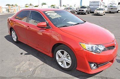 2013 toyota camry le seddan red almost new w/factory warranty!