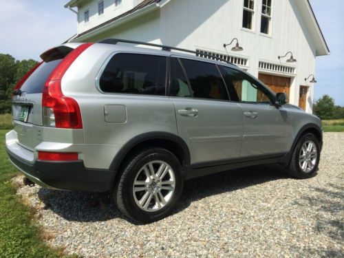 2010 volvo xc90 3.2 awd- silver - excellent condiition