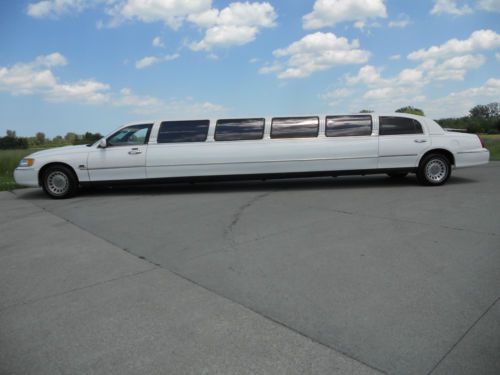 Lincoln limousine 180 stretched by royal coach