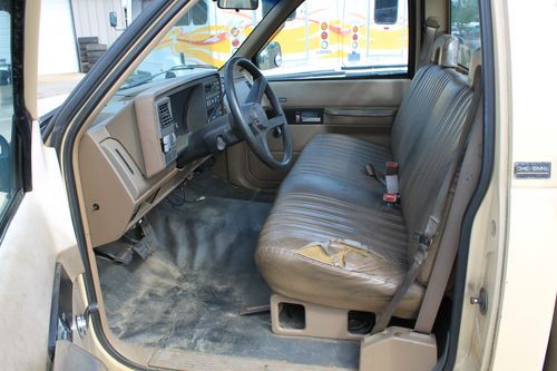 1992 chevrolet pick up with utility body