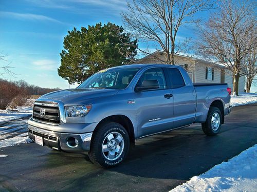 2010 toyota tundra 4x4 4wd sr5 *trd offroad* 32k miles *clean carfax/one owner*