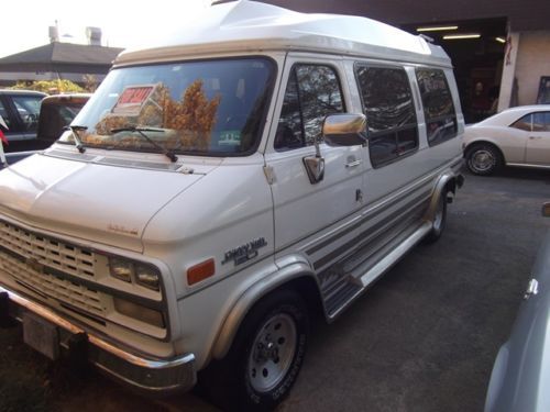 1993 chevrolet g20 custom passenger van loaded w/options,tv,vcr,stereos,lighting